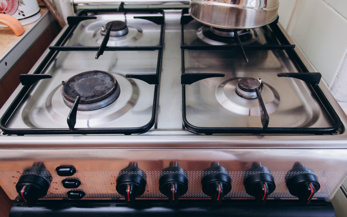 1. Bếp gas không lên lửa